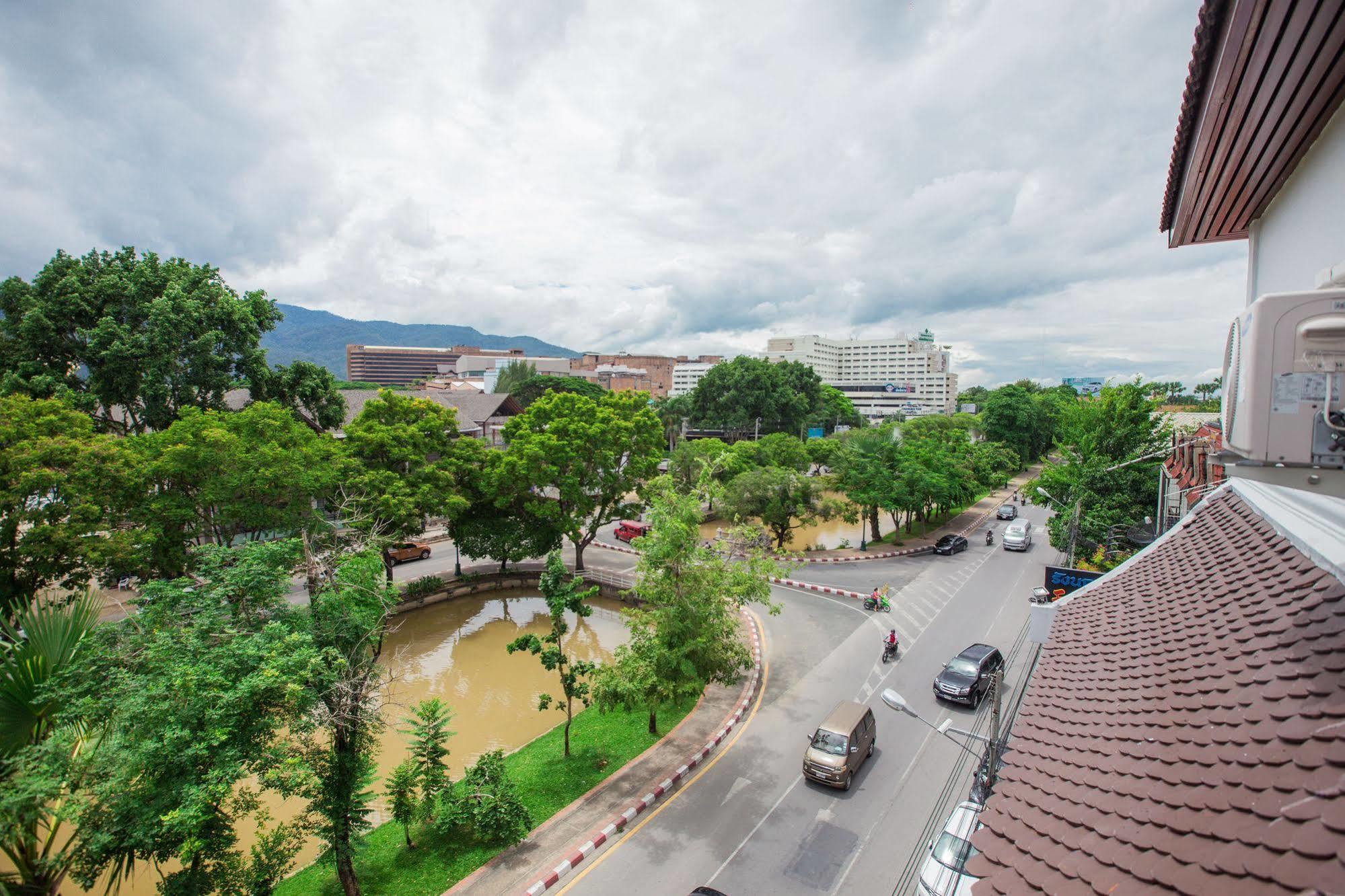 Chiang Roi 7 Days Inn Чіангмай Екстер'єр фото